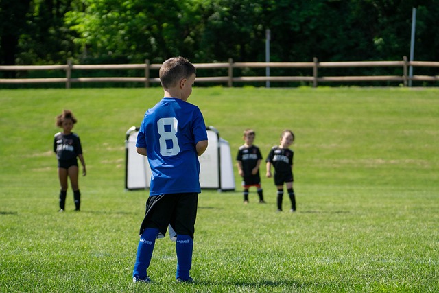 原曼联青年队球员目前正在卖蛋糕，他是小麦、拉什福德前队友
